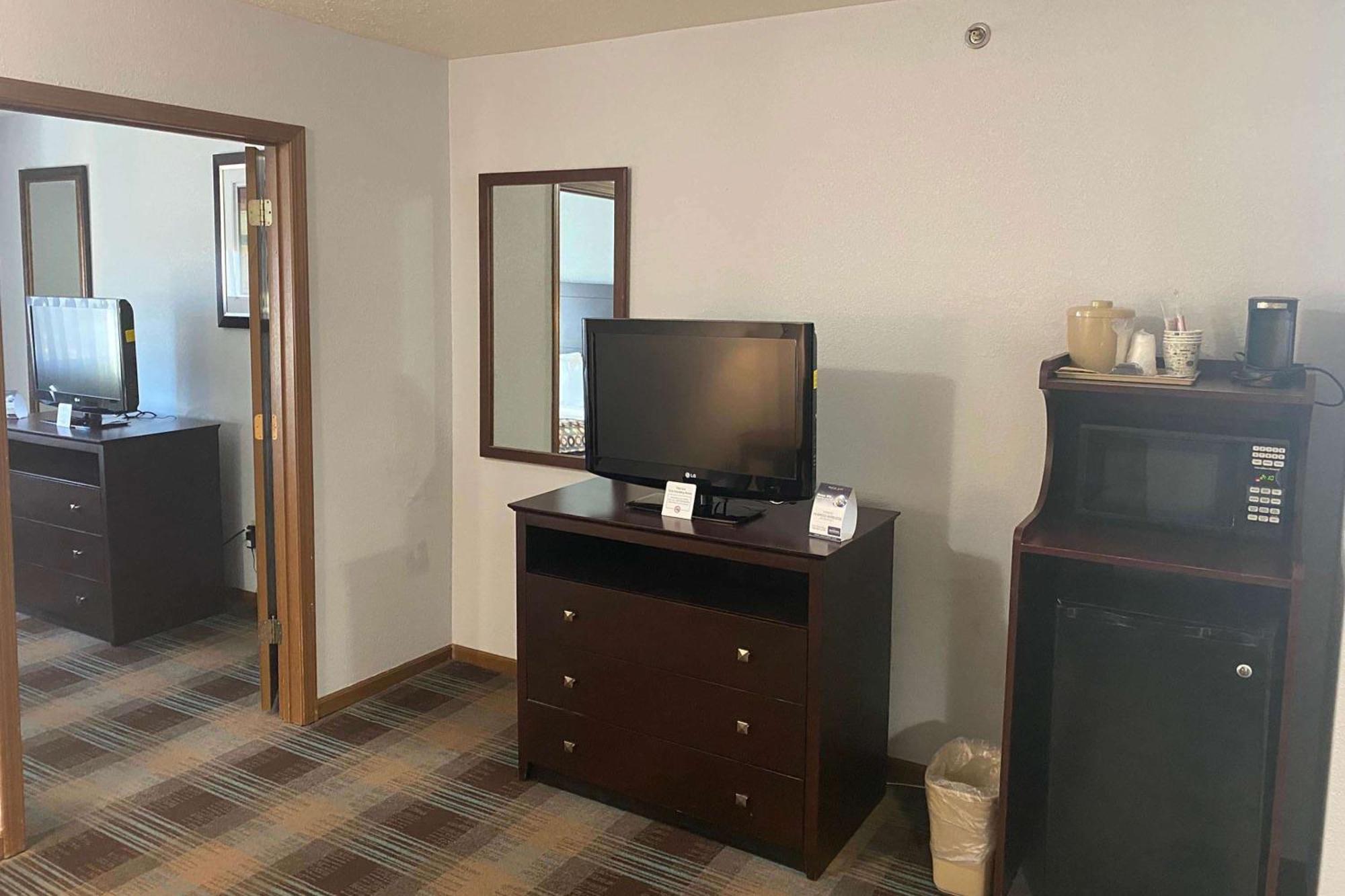 Baymont By Wyndham Danville Il Bagian luar foto