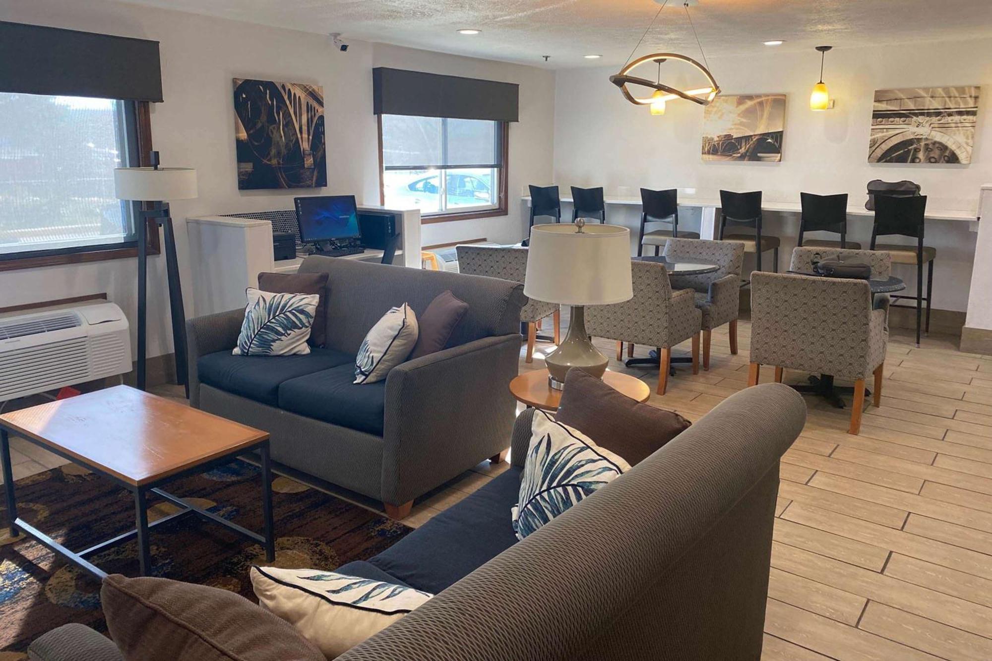 Baymont By Wyndham Danville Il Bagian luar foto