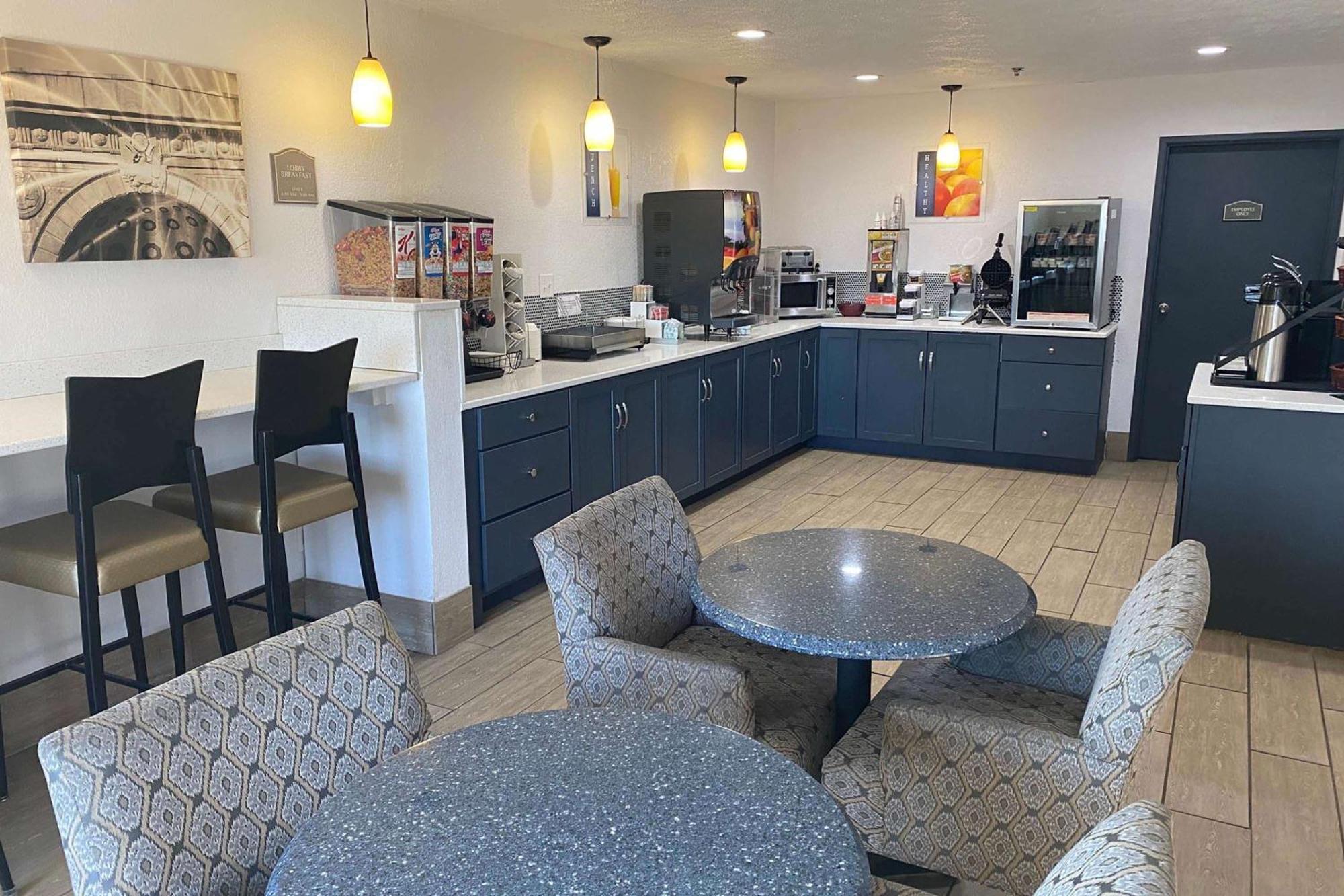 Baymont By Wyndham Danville Il Bagian luar foto