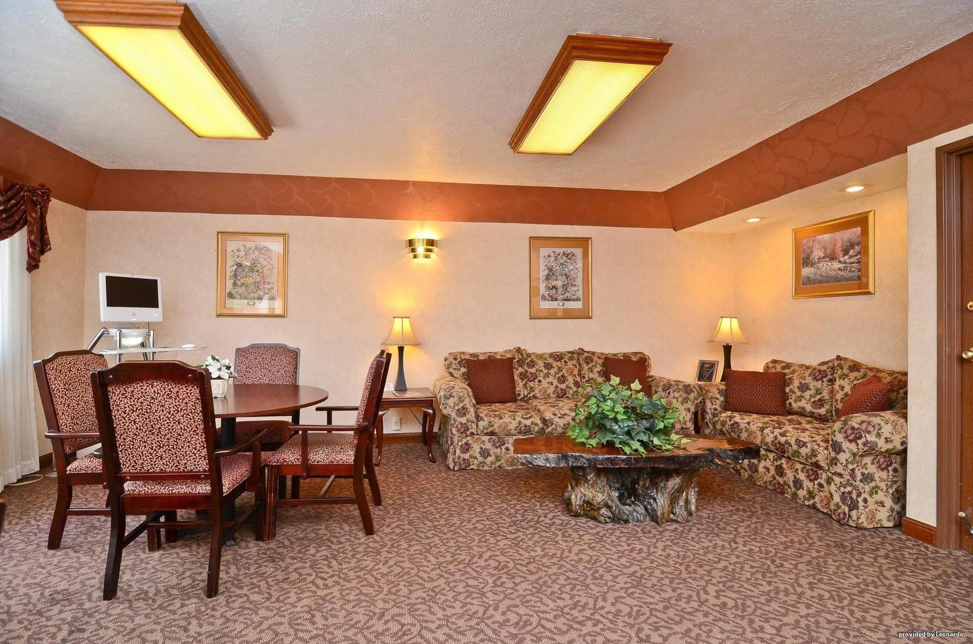 Baymont By Wyndham Danville Il Bagian luar foto