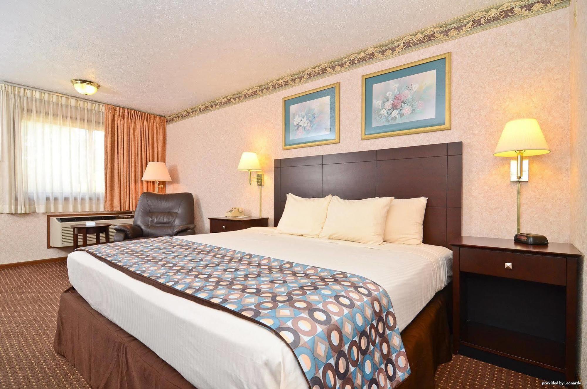 Baymont By Wyndham Danville Il Bagian luar foto